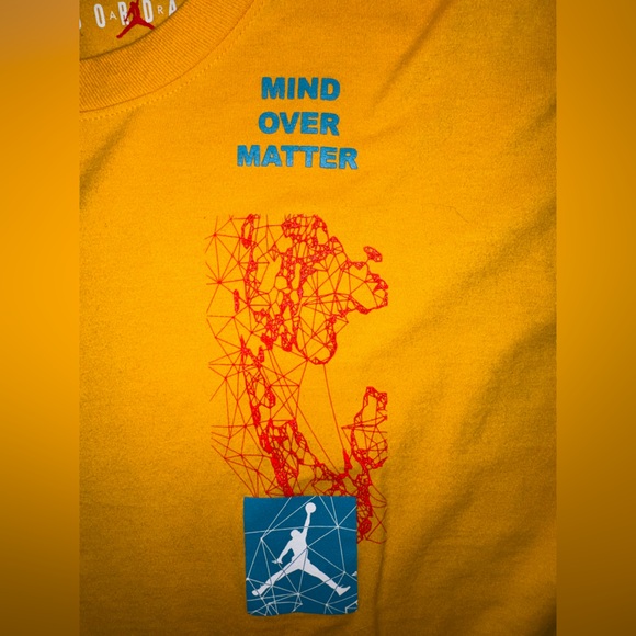 Air Jordan Yellow Graphic Long Sleeve Shirt Men’s Large - Picture 4 of 4